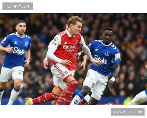 战术复盘：阿森纳高压逼抢与边路突破如何击溃维拉防线